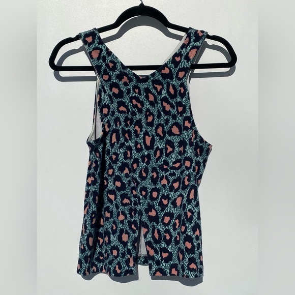🍎 H&M Animal Print Slit Back Tank Top - Picture 2 of 5